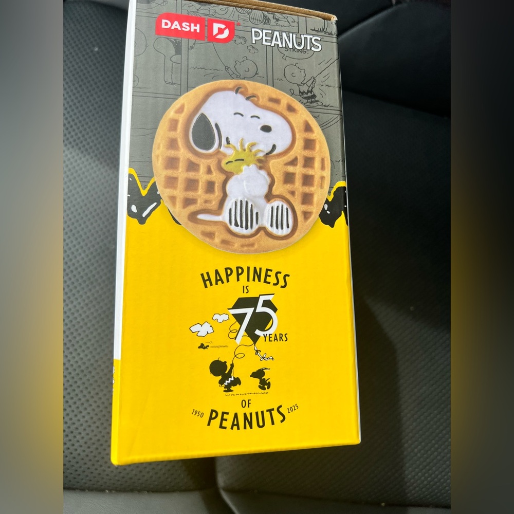 Peanuts Snoopy Mini Maker - Picture 6 of 13